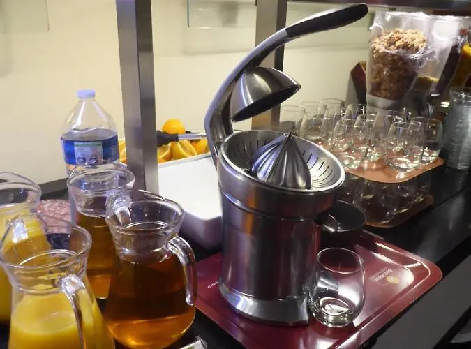 Lyon - Priest