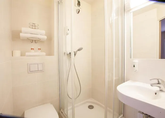 Hotel Lyon - Priest 3*